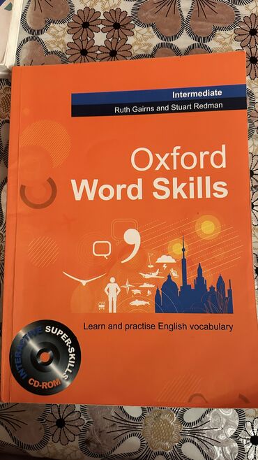 Kitablar, jurnallar, CD, DVD: Oxford Word skills kitab tezedir