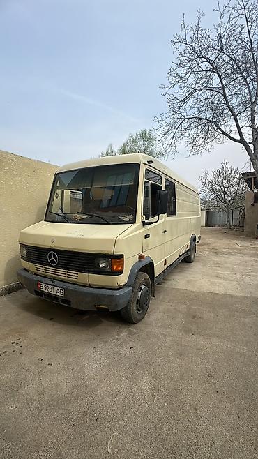 20 тонна: Легкий грузовик, Mercedes-Benz, Дубль, 3 т, Б/у — 1