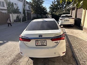 на corolla: Toyota Corolla: 2019 г., 1.8 л, Вариатор, Гибрид, Седан — 9