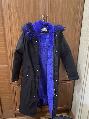 Куртки: Женская куртка 2XL (EU 44), цвет - Черный