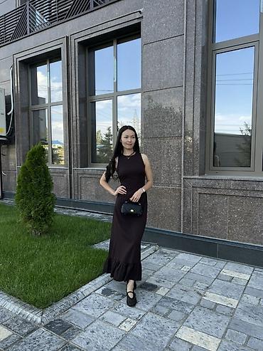 миди платье: Платье миди без рукавов с воланом по низу. - Длина: миди, до — 3