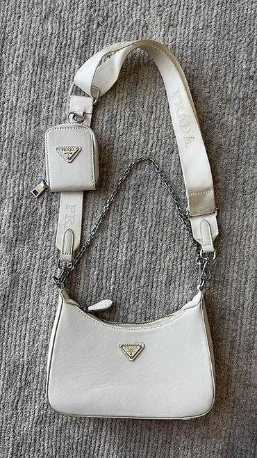 сумка prada: Сумки в хорошем состоянии 
Белая почтальонка новая — 2