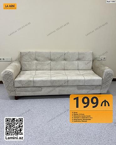 Divan Minimalist üslubda, açıq boz tonlarda təqdim olunan yumşaq