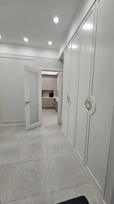 Долгосрочная аренда квартир: 3 комнаты, Агентство недвижимости, Без подселения, С мебелью полностью — 1