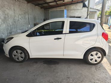 Chevrolet: Chevrolet Spark: 2018 г., 1 л, Механика, Бензин, Хэтчбэк