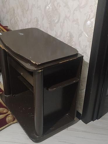 TV altlığı: Tünd qəhvəyi rəngdə kiçik TV/medianı kabineti. - Material — 2