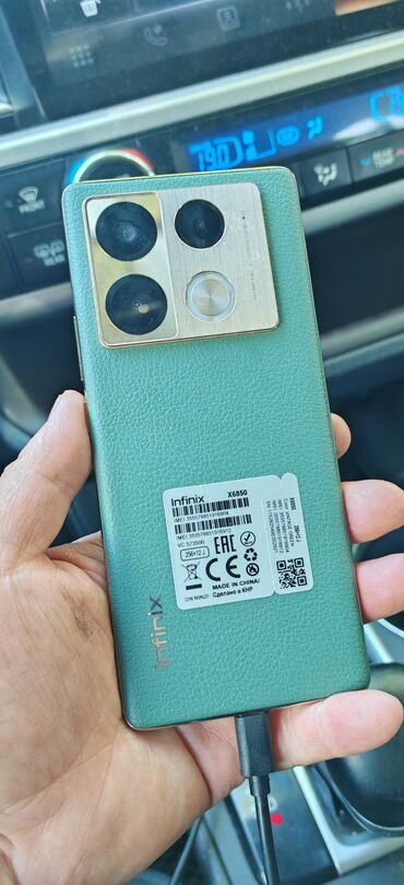 узген телефон: Infinix Note 40 Pro, Б/у, 256 ГБ, цвет - Зеленый, 2 SIM