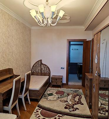 neftçilər: Nizami rayonu, Neftçilər metrosunun yaxını, Nazlı Sarayın yanında, 18 — 4