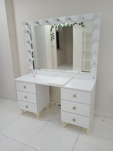 ucuz mebeler: Стол для макияжа, С зеркалом