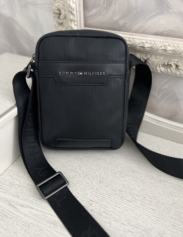 сколько стоит кольцо золотое: Барсетка об бренда TommyHilfiger.
Состояние : Новый. 
Обмен есть