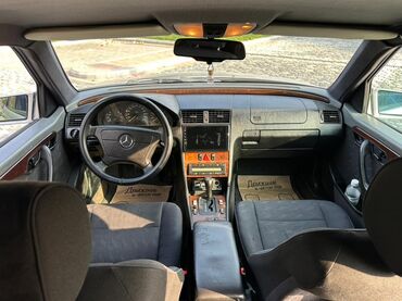 Mercedes-Benz: Mercedes-Benz C-Class: 2.2 l | 1996 il Sedan — 9