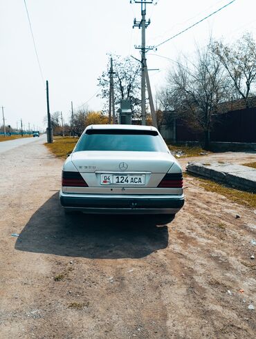 россия авто: Mercedes-Benz E-Class: 1994 г., 3.2 л, Механика, Бензин, Седан