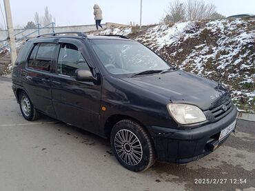 Toyota: Toyota Raum: 1999 г., 1.5 л, Автомат, Бензин, Седан