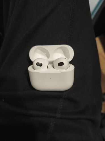 купить правый наушник airpods 2 бу: 🎧 AirPods 3 (3-го поколения) — Apple Состояние: • Оригинальные