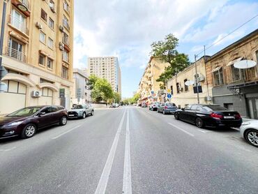 Digər kommersiya daşınmaz əmlakı: Nərimanov rayonu Hərbi Prokurorluğun yaxınında yol qırağı 50 Kv.m — 22