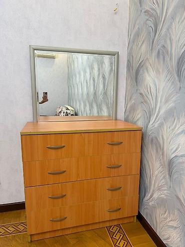 cut kravatlar: Aynalı komod/drezvar - Material: laminat örtüklü ağac lövhə - Rəng — 1