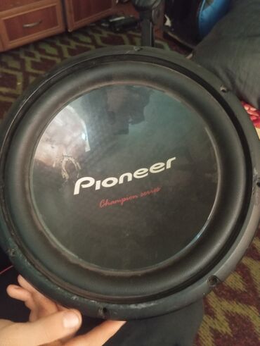 jbl go: Продаю динамик pioneer 12шка на 400 ватт играет очень хорошо 3000сом