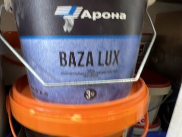 клей для обоя: Шпатлевка "Арона Baza Lux" в ведре объемом 3 кг. Подходит для