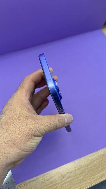 Apple iPhone: IPhone 16, Б/у, 128 ГБ, 88 % — 2