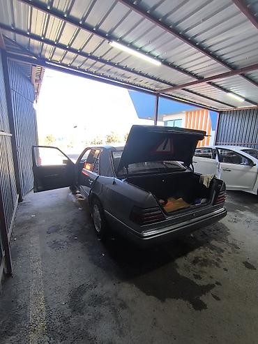 Mercedes-Benz: Mercedes-Benz W124: 1990 г., 2.3 л, Механика, Седан — 8