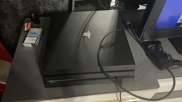 PS4 (Sony Playstation 4): Playstation 4 pro 1tb 2ədəd orjinal pultu Təmirdə olmayib Xaricə