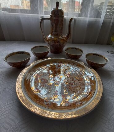 Çay dəstləri və servizlər: Çay dəsti, rəng - Qızılı, Farfor