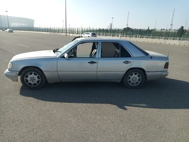 padyomnik: Mercedes-Benz E 200: 2 l | 1992 il Sedan