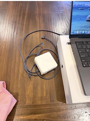hz: Для программирования, Б/у, Apple M3 Max, ОЗУ, RAM: 48 ГБ, В рассрочку — 7