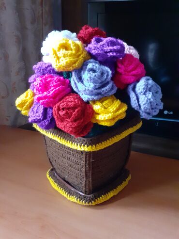 Süni güllər: Müxtəlif rəngli, əllə toxunmuş gül dəsti. Bu dəstə qırmızı, ağ -da lalafo.az — 2 Süni güllər: Müxtəlif rəngli, əllə toxunmuş gül dəsti. Bu dəstə qırmızı, ağ — 2