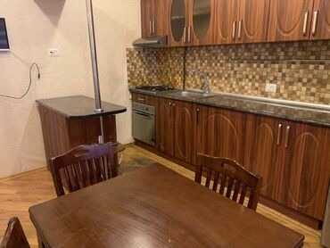 Uzunmüddətli kirayə mənzillər: Yasamalda Bravo marketə yaxın 18 mertebeli binanın 6-cı mərtəbəsində — 10