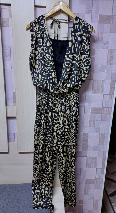 Другая женская одежда: Комбинезон женский. производство Турция. размер XL