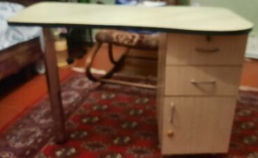 stol stul qiymetleri: Manikur masası ev təmir olunduğunu üçün təcili evdən çıxmalıdır