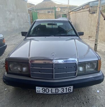 mercedes 1990: Mercedes-Benz 190: 1.8 l | 1990 il Sedan