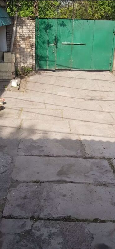 дом новапокровка: 65 м², 3 комнаты, Парковка, Сарай, Забор, огорожен