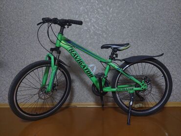 Велосипеды: Продаю подростковый велосипед.Рама железная колесо размером 24, в