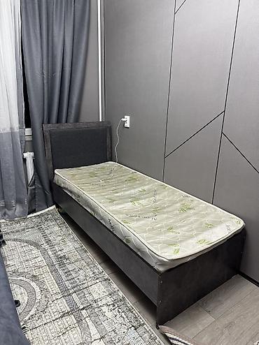 новый спальный: Кровать Односпальная кровать с матрасом, Б/У, кровать на металлическом — 1