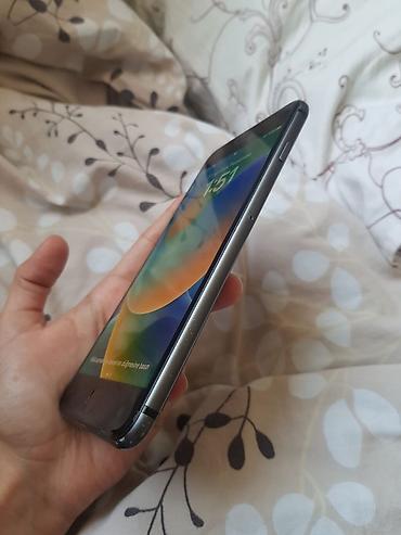 Apple iPhone: IPhone 8 Plus, Qara, Barmaq izi — 8