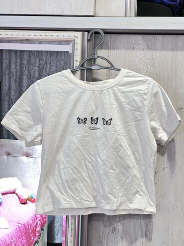 Futbolka və maykalar: ❗️ Əşyaların yarısı yenidir. Bütün əşyalar xaricdən gətirilib. Böyük — 12