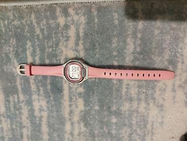 bakida saat: Casio LW-203 qadın/yeniyetmə üçün rəqəmsal qol saatı - Rəng: açıq — 2