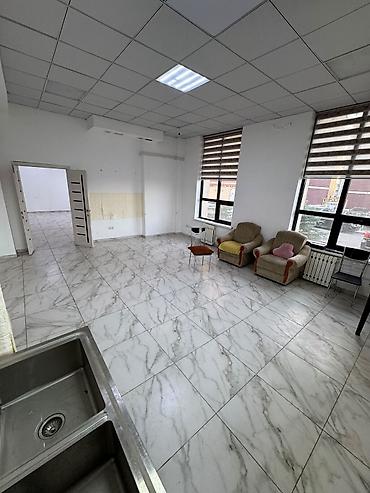 Коммерческая недвижимость: Продажа офисов 125 м², С ремонтом, Многоэтажное здание, 1 этаж — 2