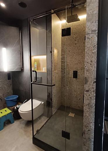 Душевые перегородки и ограждения: Душевая перегородка, как в дизайнерских проектах Минимум металла — 3