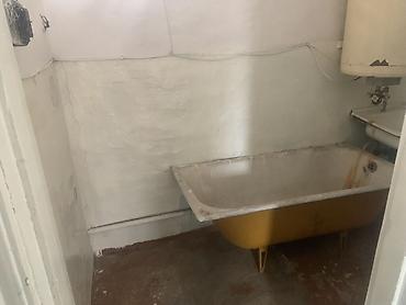 Продажа коттеджей и домов: Продаётся небольшой дом с участком в частном секторе. - Участок за — 9