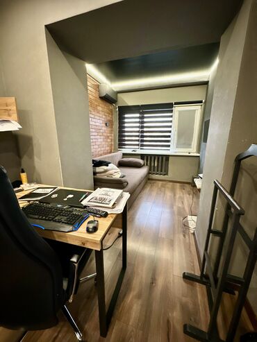 дешевые квартиры в оше: 3 комнаты, 115000 м², Индивидуалка, 7 этаж, Старый ремонт