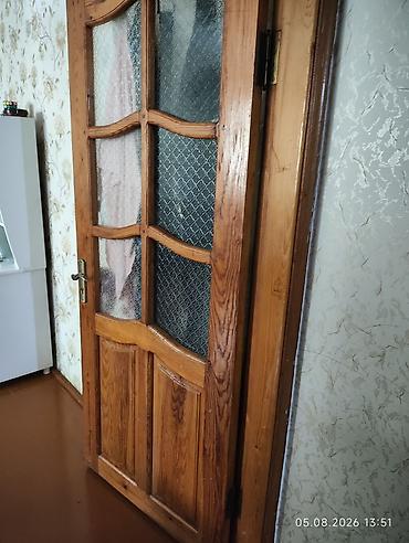Taxta iç qapı – şüşəli model - Material: təbii ağac (möhkəm massiv)