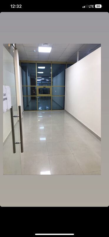 в аренду бутик: В торговом центре, 20 м²