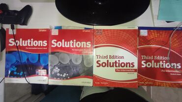 книга solutions pre intermediate: Продам книги по английскому, solutions. пишите, о цене договоримся