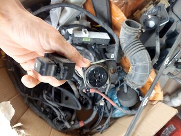 Avtomobil salonu üçün digər detallar: Tehlukesizlik kemeri 10azn istenilen teref var.pllasmaslar hisseler ve — 7