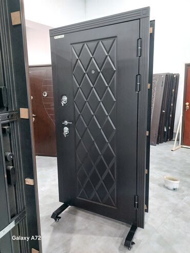 Giriş qapıları: Dəmir giriş qapıları – müasir dizayn və gücləndirilmiş təhlükəsizlik — 1