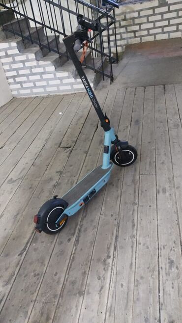 skuter elektron: İşlənmiş Elektrik samokat 10", 351 - 500 Vt, 26 - 35 km/s, Ünvandan götürmə