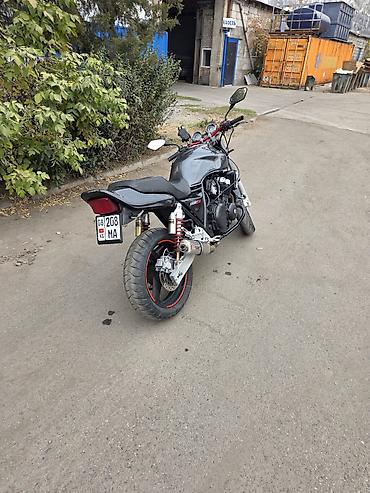 honda cb400: Мотоцикл «нейкед» класс: компактный городской байк с рядным — 3